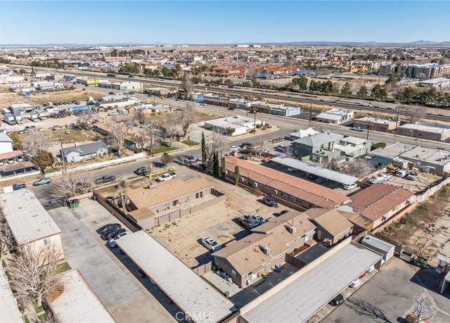 Property at 558 E Avenue Q12, Palmdale, CA 93550, 7 beds, 4 baths