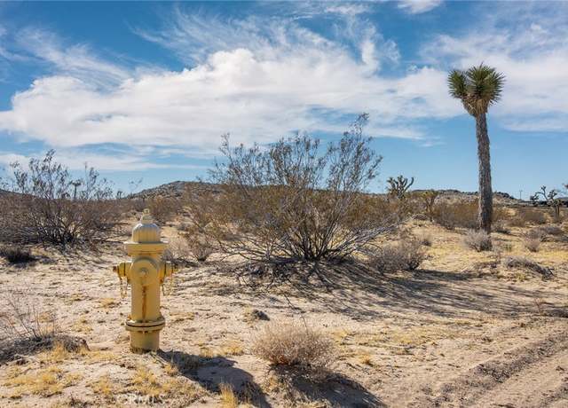 Property at 4 Burke Rd, Landers, CA 92285