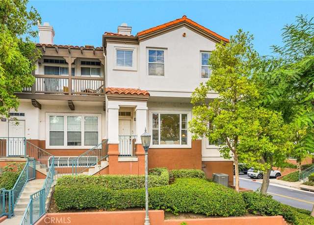Property at 12695 Nicklaus Ln, Tustin, CA 92782, 2 beds, 2.5 baths