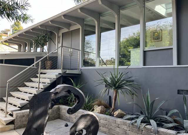 Property at 420 Entrada Dr, Santa Monica, CA 90402, 3 beds, 2 baths