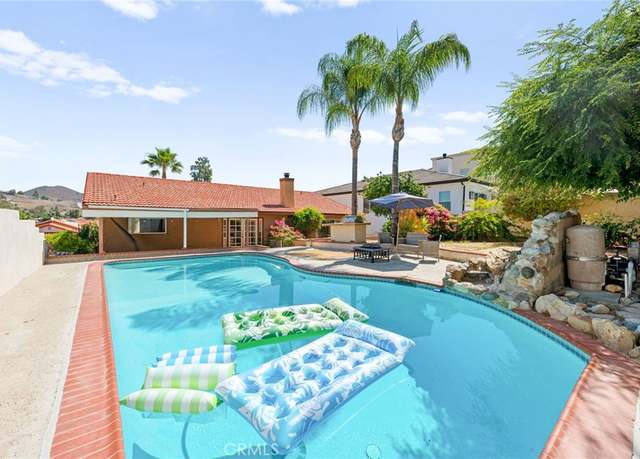 Property at 23029 Gray Fox Dr, Canyon Lake, CA 92587, 5 beds, 3 baths