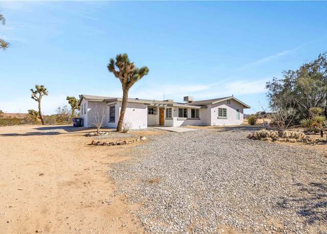 Property at 58717 3 Palms Ave, Yucca Valley, CA 92284, 3 beds, 2 baths
