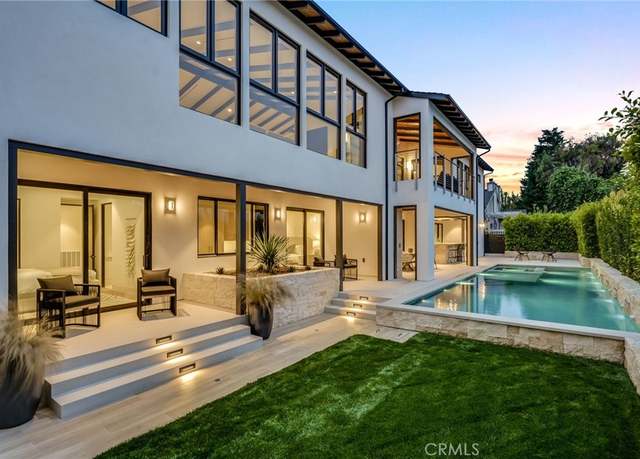 Property at 427 Santa Ana Ave, Newport Beach, CA 92663, 6 beds, 6.5 baths