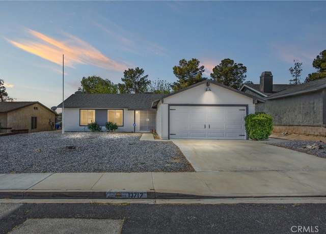 Property at 13717 Oakmont Dr, Victorville, CA 92395, 3 beds, 2 baths