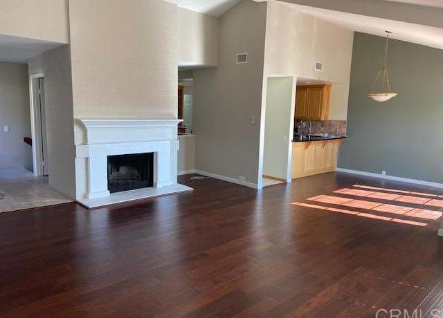 Property at 5983 Gaines St, San Diego, CA 92110, 3 beds, 2.5 baths