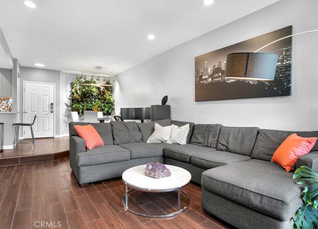 Property at 6323 Reseda Blvd #39, Tarzana, CA 91335, 1 bed, 1 bath