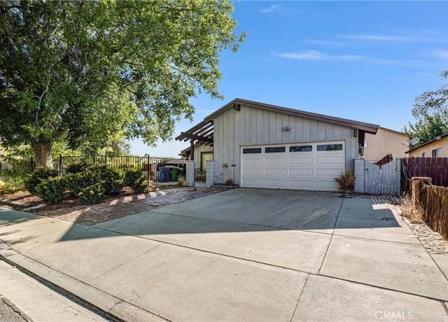 Property at 44527 E 12th St E, Lancaster, CA 93535, 4 beds, 2 baths