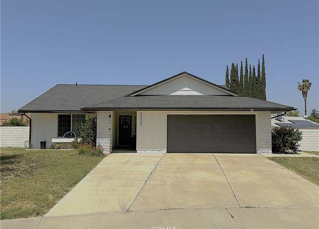 Property at 25557 Orangewood Ln, Hemet, CA 92544, 2 beds, 2 baths