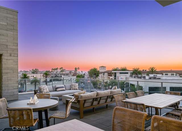 Property at 414 Main #305, Huntington Beach, CA 92248, 2 beds, 2.5 baths