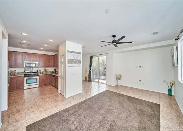 Property at 27949 Avalon Dr, Canyon Country, CA 91351, 2 beds, 2 baths