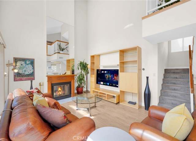 Property at 871 Lucerne #1, Los Angeles, CA 90005, 3 beds, 2 baths