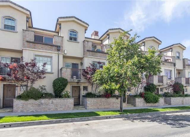 Property at 15248 Clark St #104, Sherman Oaks, CA 91411, 3 beds, 3 baths