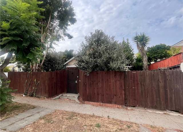 Property at 611 Sunset Ave, Venice, CA 90291, 3 beds, 2 baths