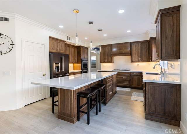 Property at 35183 Flamingo Way, Winchester, CA 92596, 5 beds, 3 baths