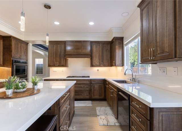 Property at 35183 Flamingo Way, Winchester, CA 92596, 5 beds, 3 baths
