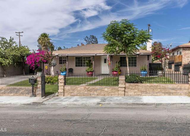 Property at 2512 Lynn St, Bakersfield, CA 93305, 4 beds, 1 bath