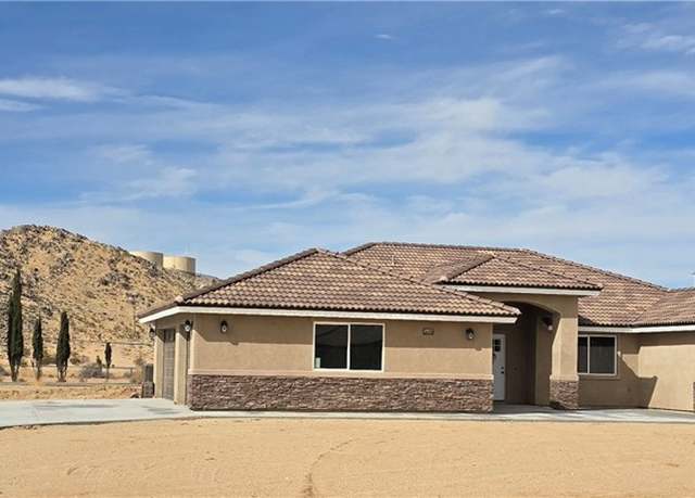 Property at 14490 Savannah Ct, Apple Valley, CA 92307, 5 beds, 3.5 baths