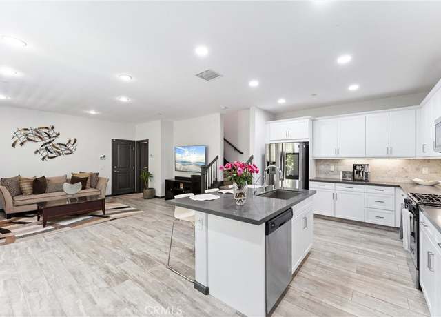 Property at 209 El Paseo, Lake Forest, CA 92610, 3 beds, 2.5 baths