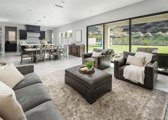 Property at 18820 Annmae Pl, Saugus, CA 91350, 5 beds, 4 baths