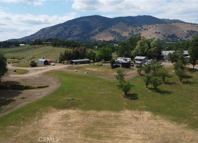 Property at 31268 Ruth Hill Rd, Squaw Valley, CA 93675, 5 beds, 3.5 baths
