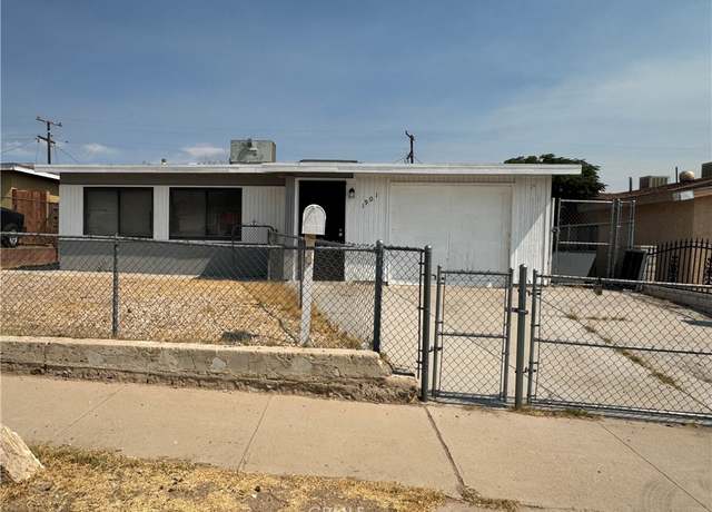 Property at 1901 Sunrise Rd, Barstow, CA 92311, 3 beds, 1 bath