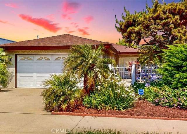 Property at 13424 Washington Ave, Hawthorne, CA 90250, 2 beds, 2 baths
