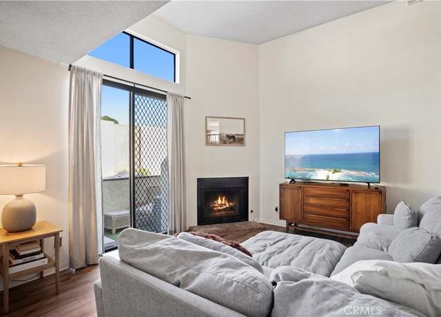 Property at 19355 Sherman Way #41, Reseda, CA 91335, 2 beds, 2.5 baths