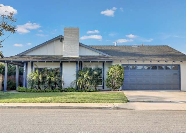 Property at 933 Carnation Ave, Costa Mesa, CA 92626, 4 beds, 2 baths