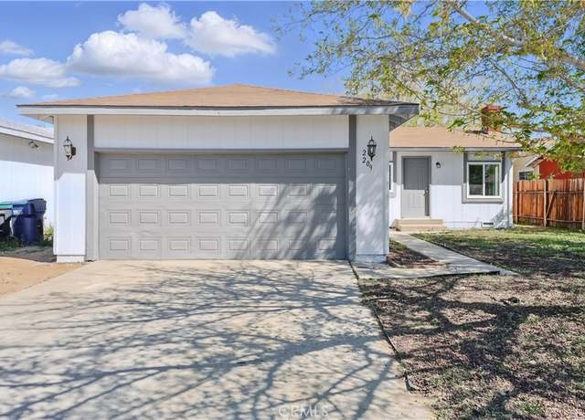 Property at 2209 Rosewood Ave, Lancaster, CA 93535, 3 beds, 2 baths