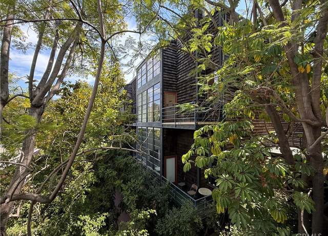 Property at 3884 Fredonia Dr Unit F, Los Angeles, CA 90068, 2 beds, 3 baths