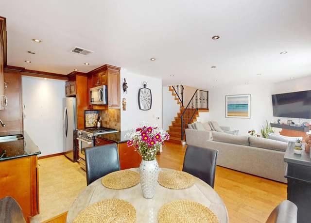 Property at 15002 Magnolia Blvd #8, Sherman Oaks, CA 91403, 2 beds, 2.5 baths