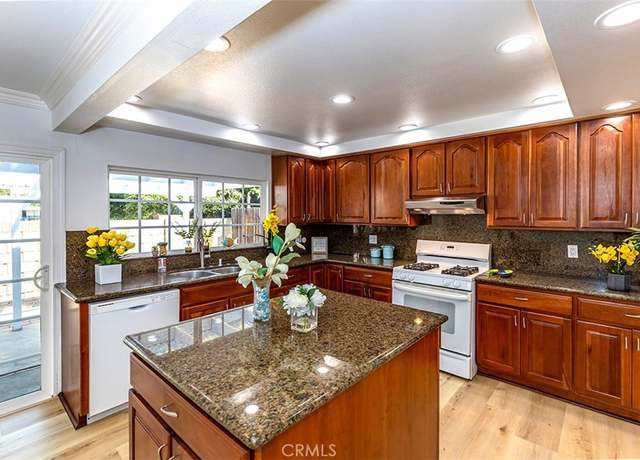 Property at 5353 Barrett Cir, Buena Park, CA 90621, 3 beds, 2.5 baths