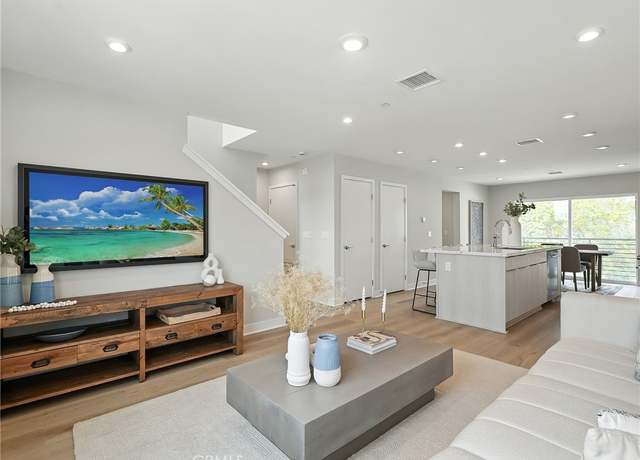 Property at 4507 Misty Pl, San Diego, CA 92117, 3 beds, 2.5 baths