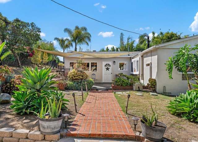 Property at 1098 Vale View Dr, Vista, CA 92081, 3 beds, 1.5 baths
