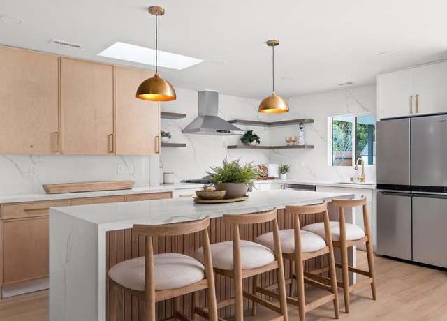 Property at 4884 Park Dr, Carlsbad, CA 92008, 5 beds, 2 baths