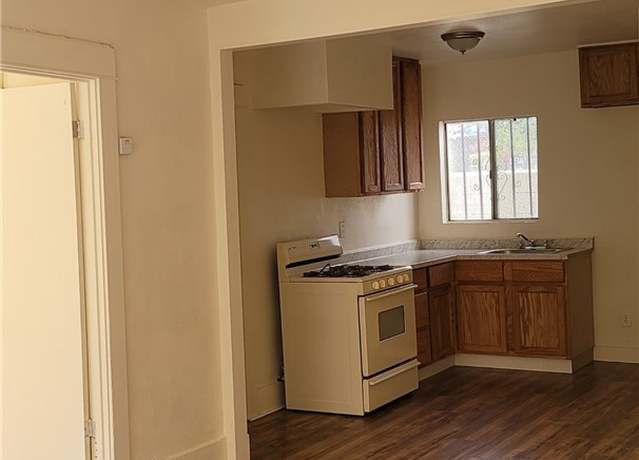 Property at 954 N Van Ness Ave, Los Angeles, CA 90038, 26 beds, 13 baths
