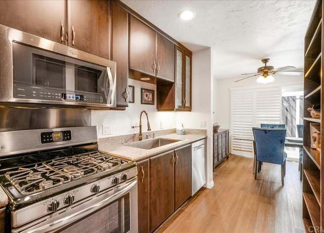 Property at 1122 Via Loma Vis, El Cajon, CA 92019, 2 beds, 2.5 baths