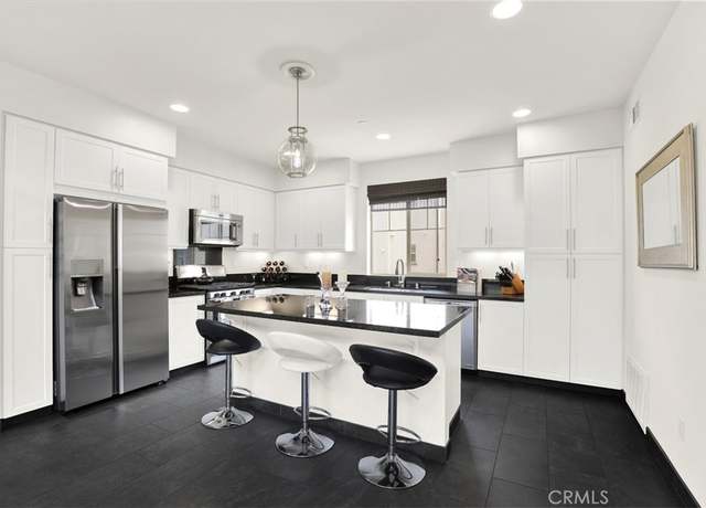 Property at 7 Abarrota St, Rancho Mission Viejo, CA 92694, 2 beds, 2.5 baths