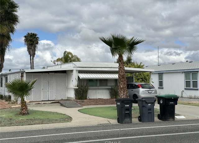 Property at 809 S Palm Ave, Hemet, CA 92543, 2 beds, 1 bath