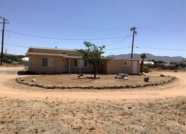 Property at 22042 Elkalo Rd, Apple Valley, CA 92307, 2 beds, 1 bath