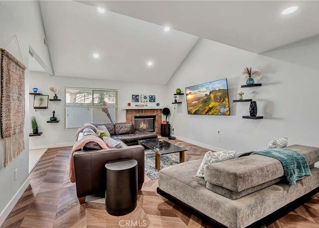 Property at 25231 Avenida Pacifica, Lake Forest, CA 92630, 2 beds, 2.5 baths