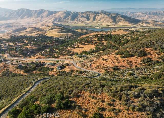 Property at 18000 Matterhorn Ct, Tehachapi, CA 93561