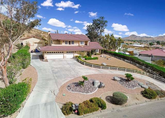 Property at 18032 Ohna Rd, Apple Valley, CA 92307, 5 beds, 3 baths