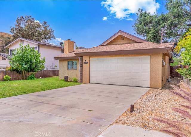 Property at 29039 Eveningside Dr, Castaic, CA 91384, 3 beds, 2 baths