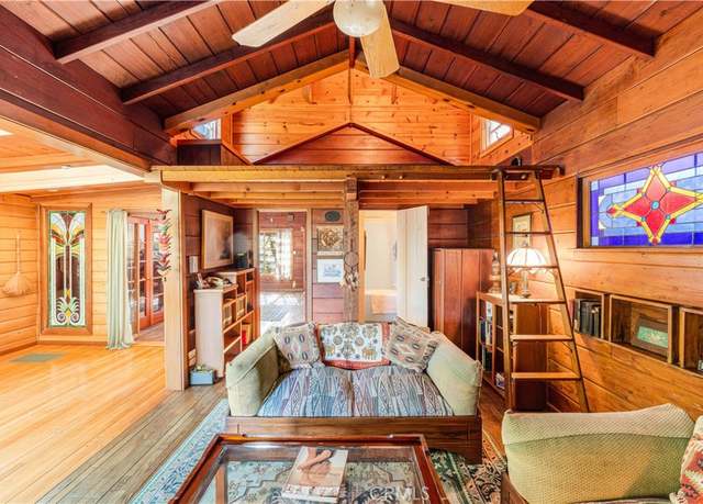 Property at 8917 Holly Pl, Los Angeles, CA 90046, 3 beds, 3 baths