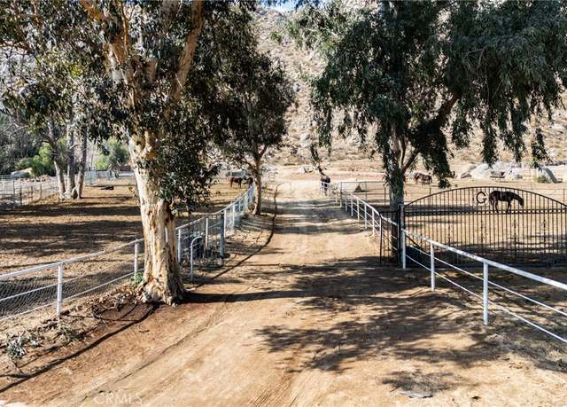 Property at 23981 Warren Rd, San Jacinto, CA 92582, 2 beds, 1 bath