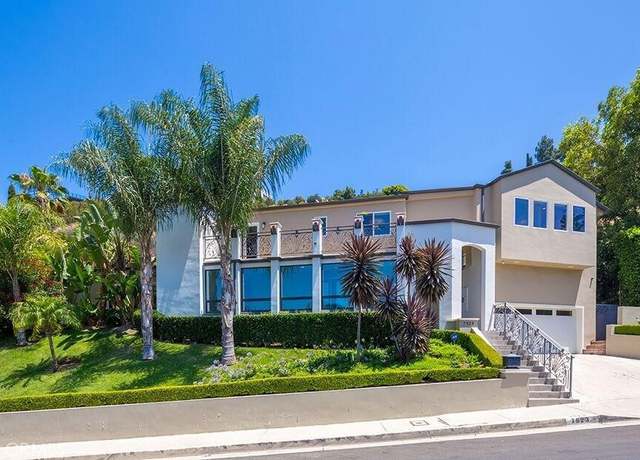 Property at 7923 Electra Dr, Los Angeles, CA 90046, 4 beds, 4.5 baths