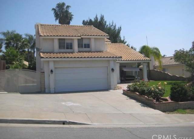 Property at 27745 Desert Pl, Castaic, CA 91384, 3 beds, 3 baths