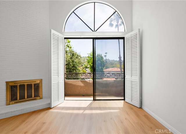 Property at 14844 Dickens St #306, Sherman Oaks, CA 91403, 2 beds, 2 baths