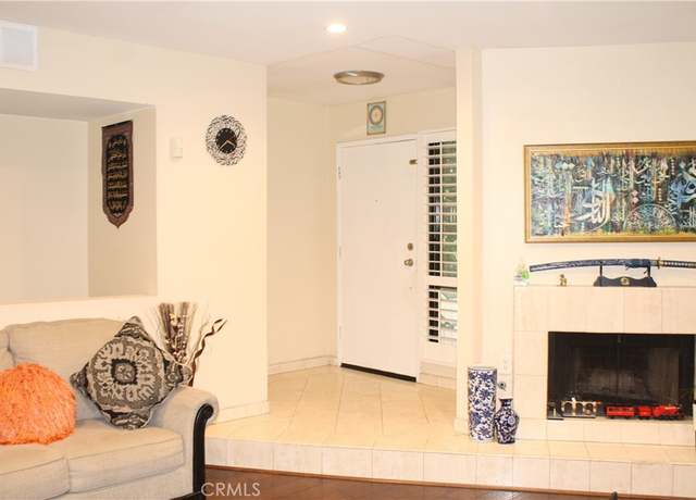 Property at 7904 Topanga Canyon Boulevard # 2, Canoga Park, CA 91304, 3 beds, 2.5 baths